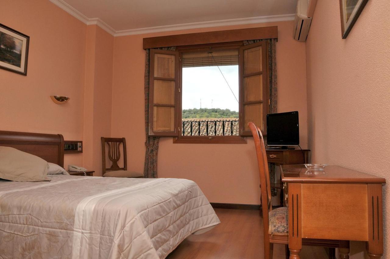 Hotel Los Castanos Aracena Exterior photo