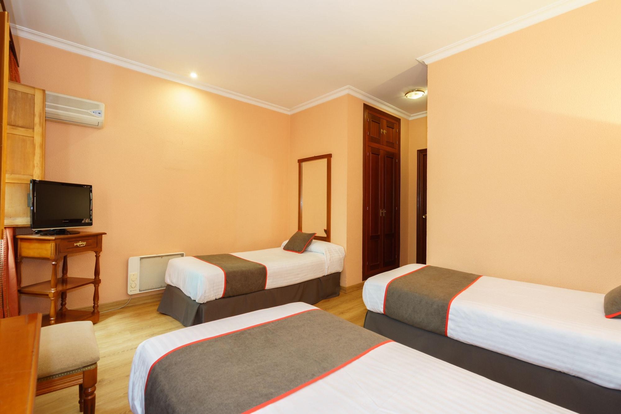 Hotel Los Castanos Aracena Exterior photo